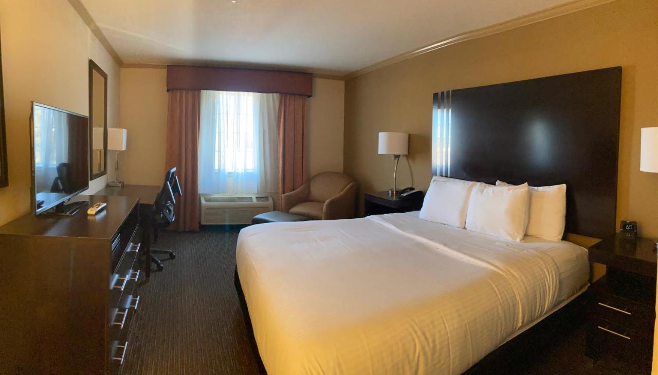 La Quinta By Wyndham Davis Hotel Exterior foto