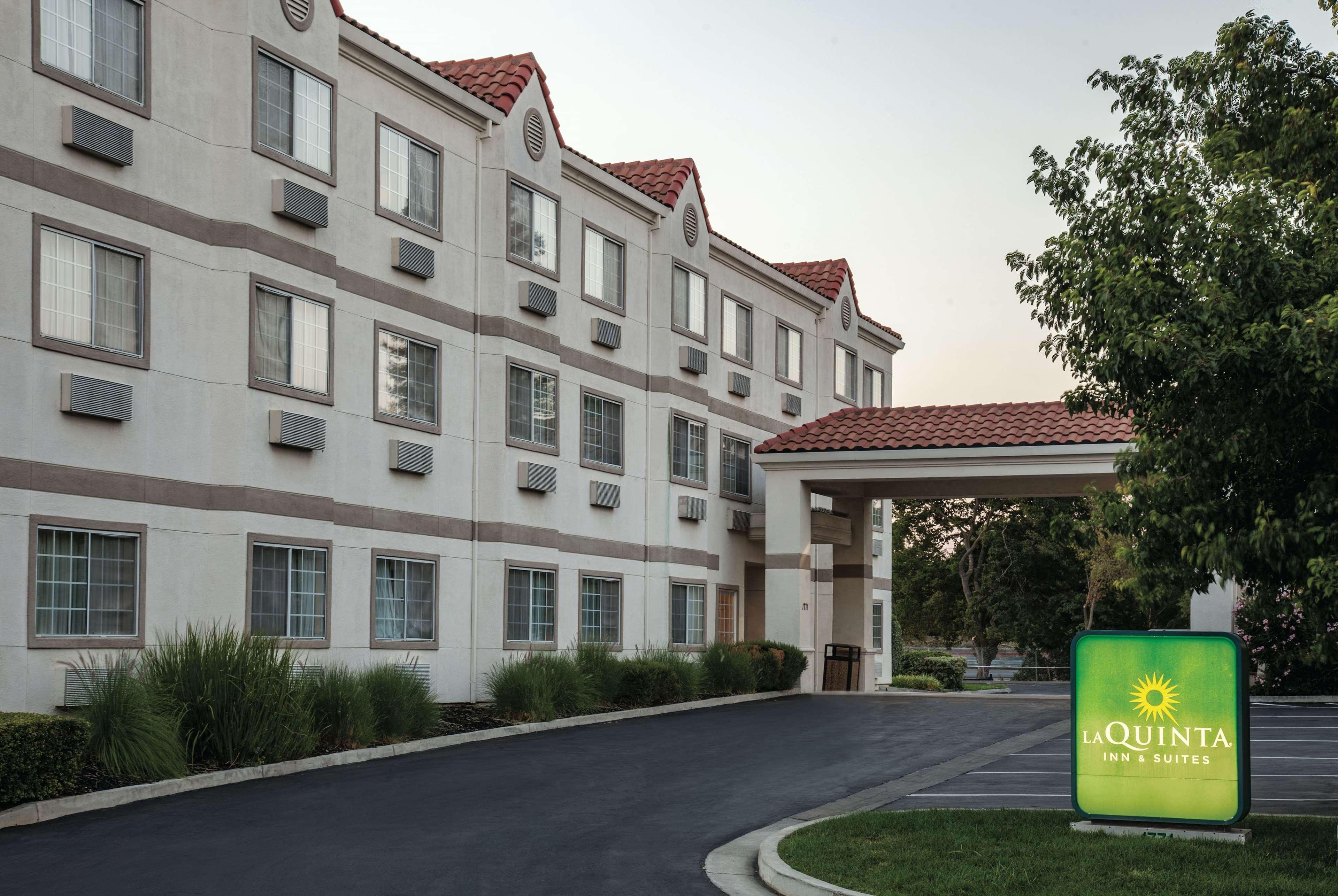 La Quinta By Wyndham Davis Hotel Exterior foto